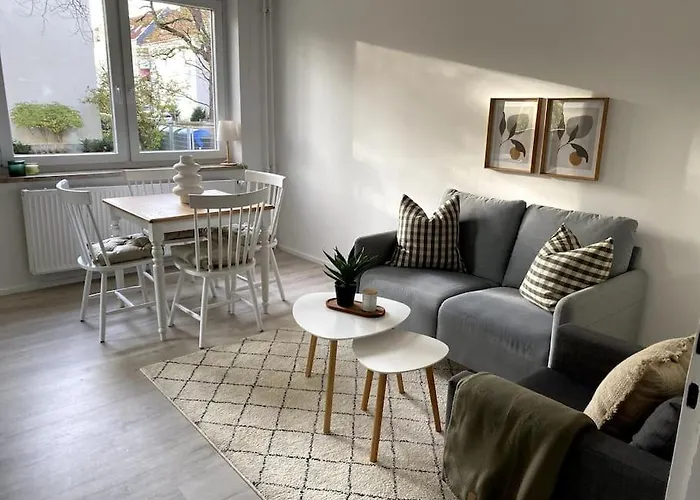Country Style With Balcony Near Fair Apartamento