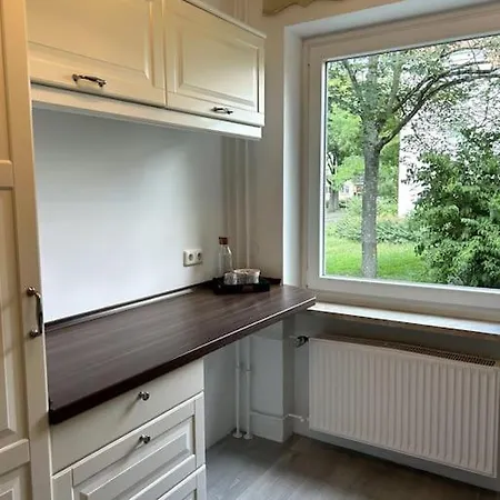 Country Style With Balcony Near Fair Apartamento Hanôver