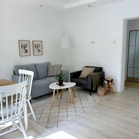 アパート Country Style With Balcony Near Fair ハノーファー